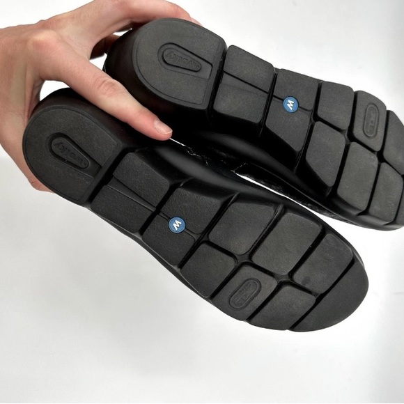 WOLKY Black Omni Leather Ankle Boot // 39 - Picture 4 of 7